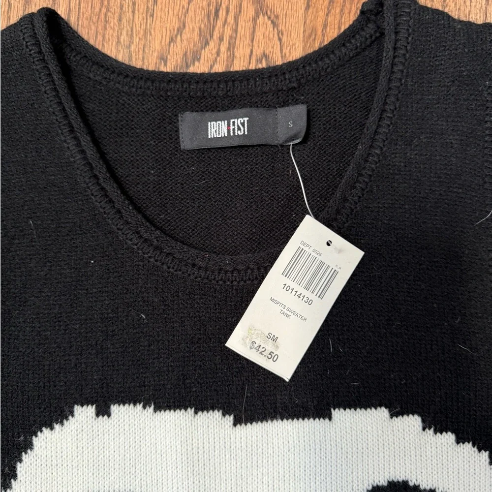 Misfit fiend Skull Tank Sweater vest - Picture 2 of 3